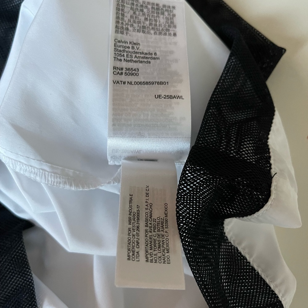 NWOT (New Without Tag) CALVIN KLEIN Hoodie - Picture 15 of 15
